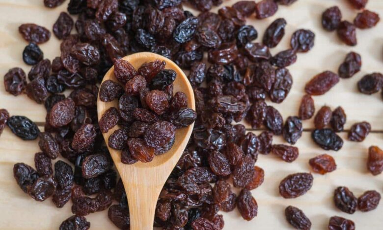 استفاده از کشمش در تهیه شربت و نوشیدنی‌های سنتی