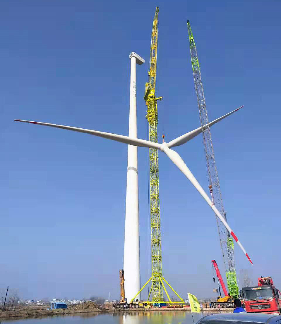 تأثیر شرایط اقلیمی بر عملکرد تاورکرین در پروژههای ساختمانی ایران