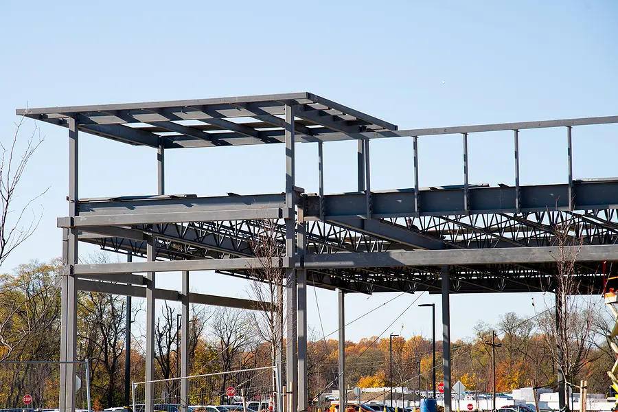 بتن یا فلز؟ مقایسه سازههای ساخت ویلا در شمال