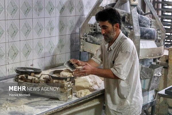 مشکلی در تامین آرد نداریم؛ برخورد با نانواهای متخلف مشکلی در تامین آرد نداریم؛ برخورد با نانواهای متخلف