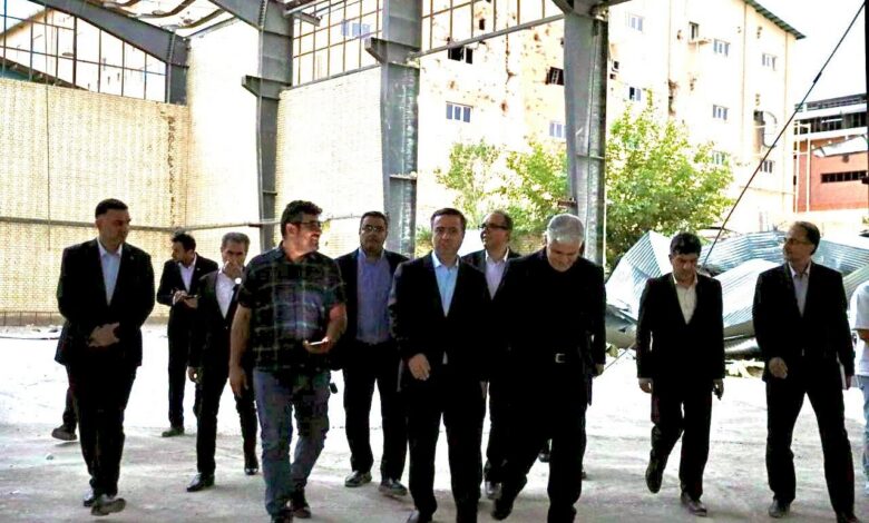 بازدید سرپرست بانک صادرات ایران از کارخانه آسیب‌دیده از جنگ