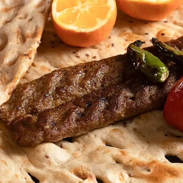 کباب کوبیده بازاری؛ تکنیکهایی که رستورانها پنهان میکنند!