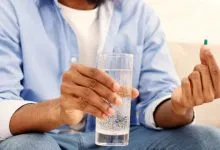 هرگز قرص را با این نوشیدنی‌ها نخورید