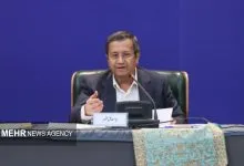 همتی: بانک مرکزی تماشاگر نوسانات غیرعادی بازار ارز نیست
